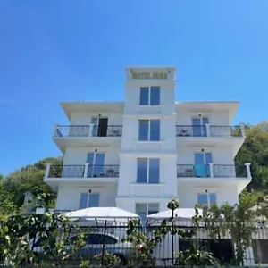 Fama 3*, Škalngur Albania